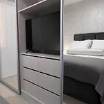K&p - Luxurious Retreat - Brand New !! *
