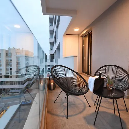 Apartamento K&p - Luxurious Retreat - Brand New !! *