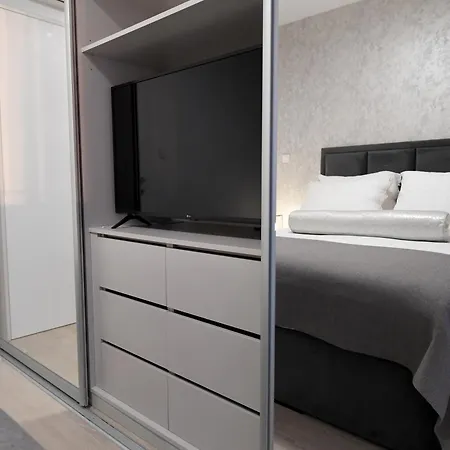 K&p - Luxurious Retreat - Brand New !! *